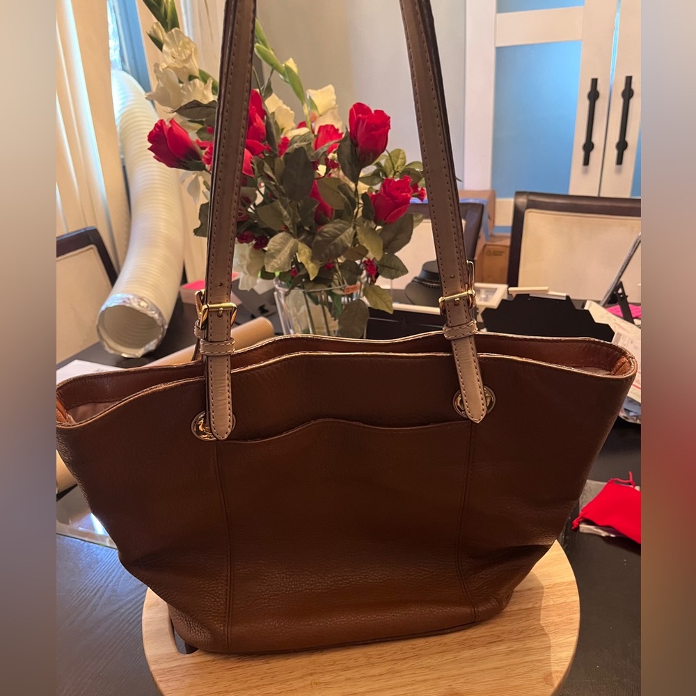 Michael Kors Brown Leather Tote Spacious Design